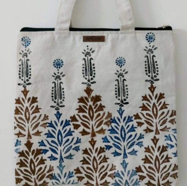 "Hold the blocks, tap them gently on the colour tray and position correctly on bag, a power packed stamp"This is the instruction all our youngsters at TASK get and follow 
Beautiful hand  block printed Canvas bags are ready to catch your eyes
:
DM us to know more details
#canvasbags #canvasbag #totebag #totebags #canvastotebag #canvas #bag #handmade #bags #tote #handbags #cottonbags #shoppingbag #handmadebags