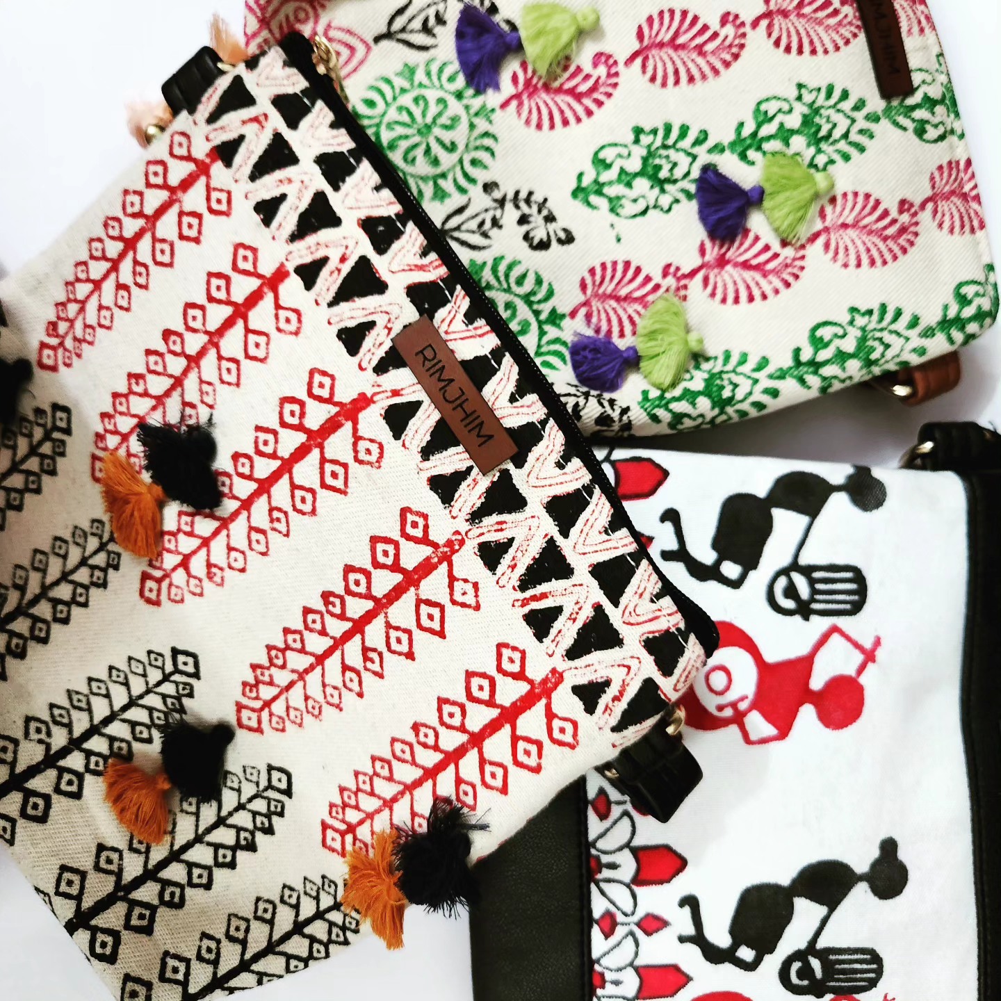 Our new prints have come alive once again in slings ! Bravo! The team! 
Thanks to Craft hues for giving wings to efforts of our specially abled workforce 
#canvasbags  #totebag #totebags #canvastotebag #canvas #bag #handmade #bags #tote #handbags #cottonbags #totes #slingbags #shoppingbag #handmadebags #handmadewithlove
:
Dm us to know more details